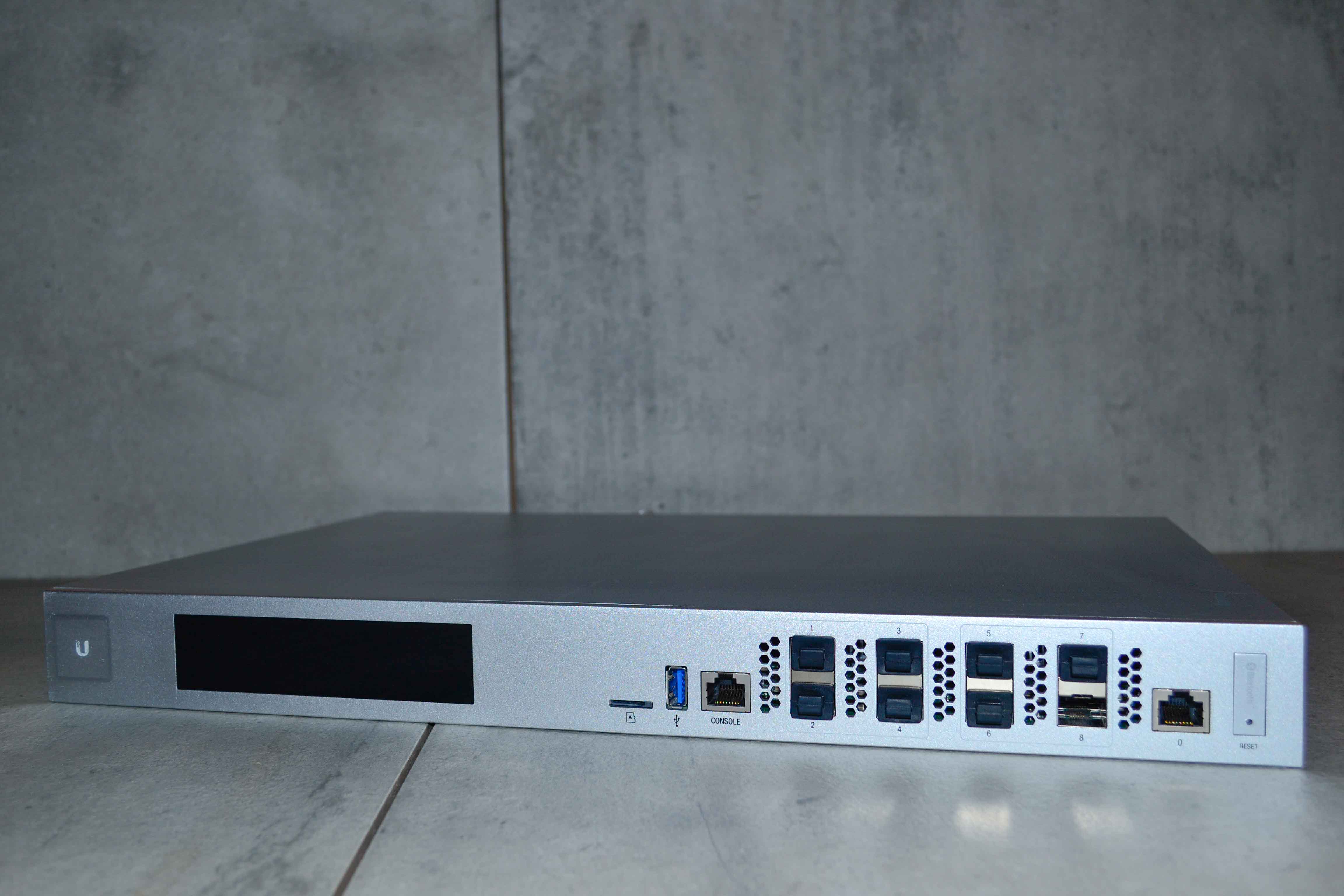 UniFi XG Gateway, USG-XG-8