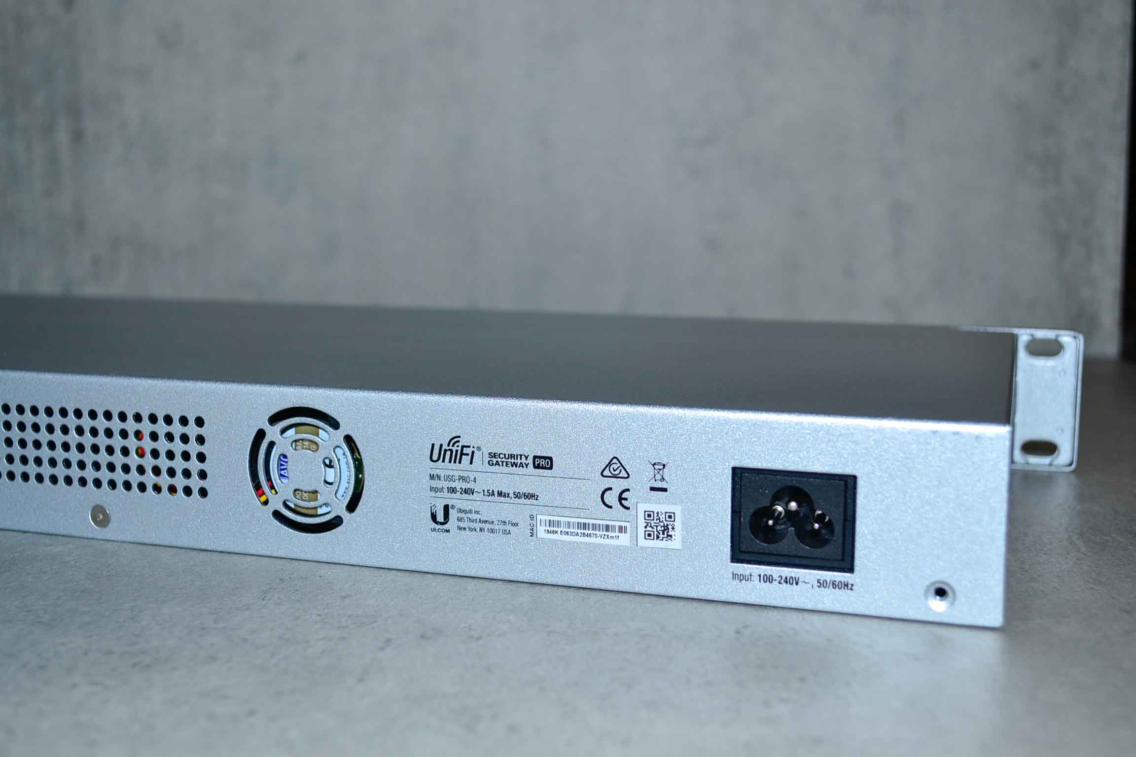 UniFi Security Gateway Pro, USG-PRO-4